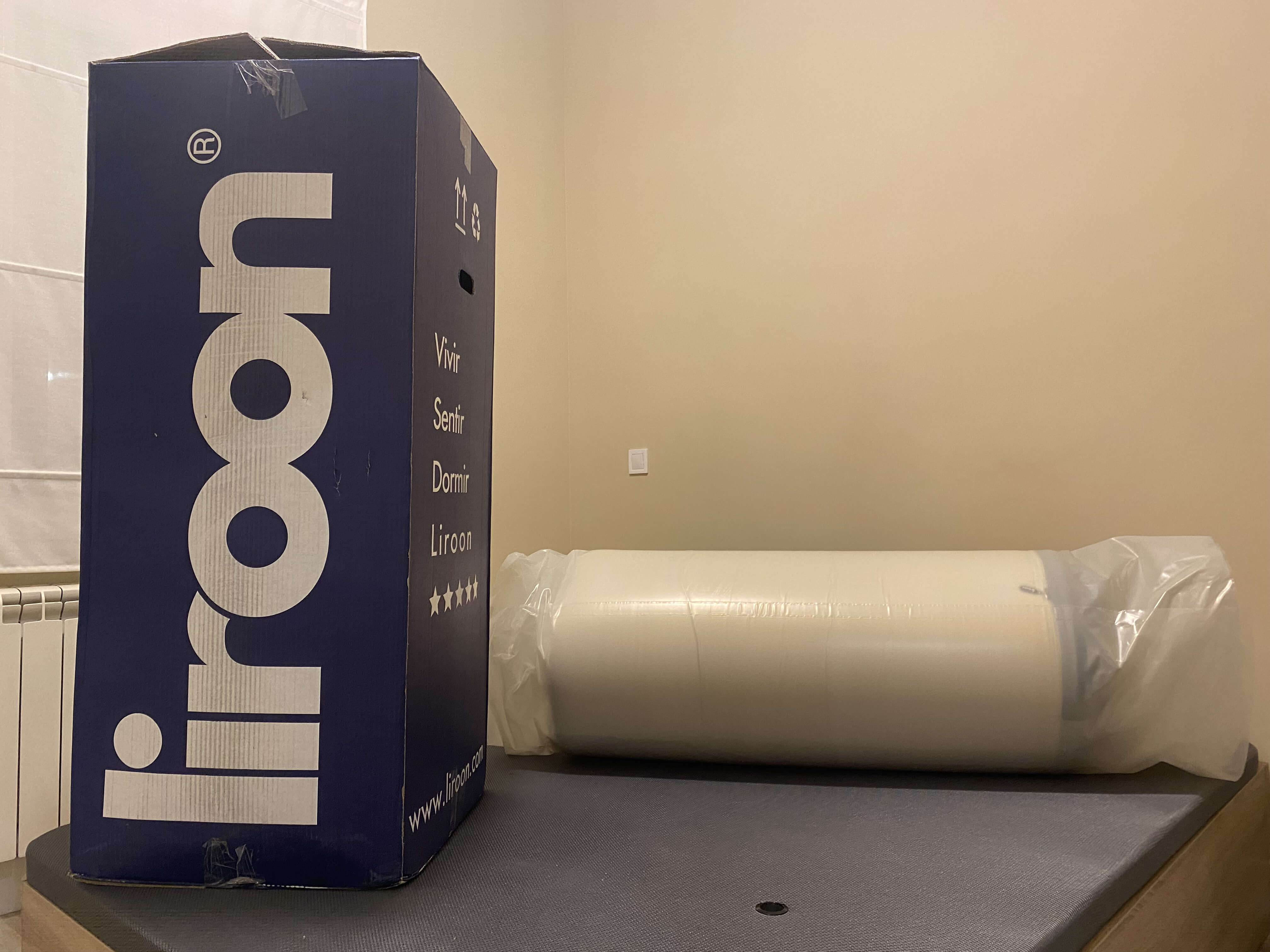 colchón liroon enrollado